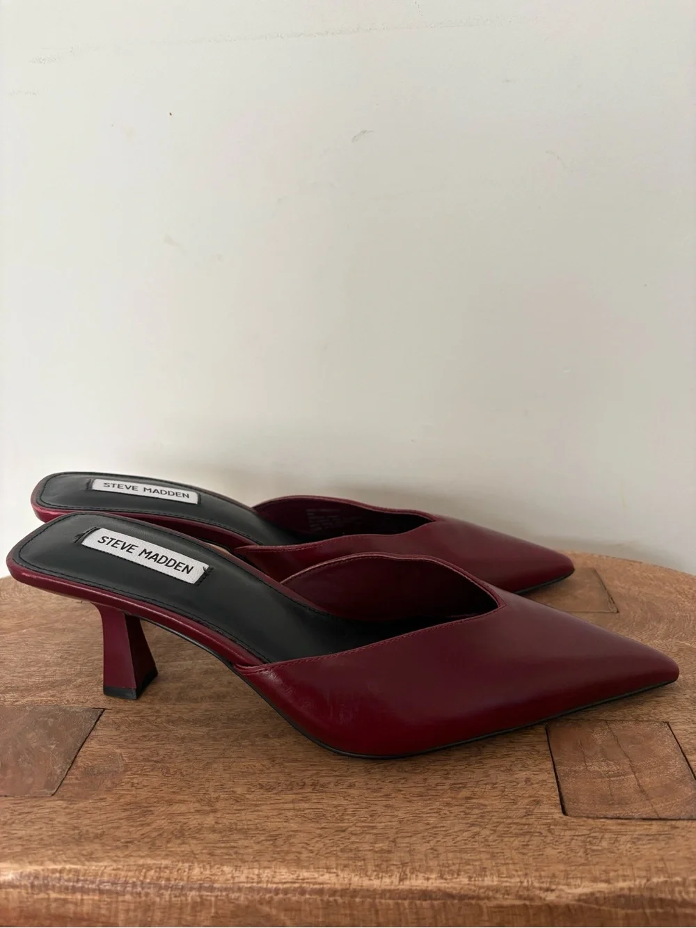 Steve Madden Mod Pointed Toe Mule Pump Burgundy Size 9 - Picture 3 of 8